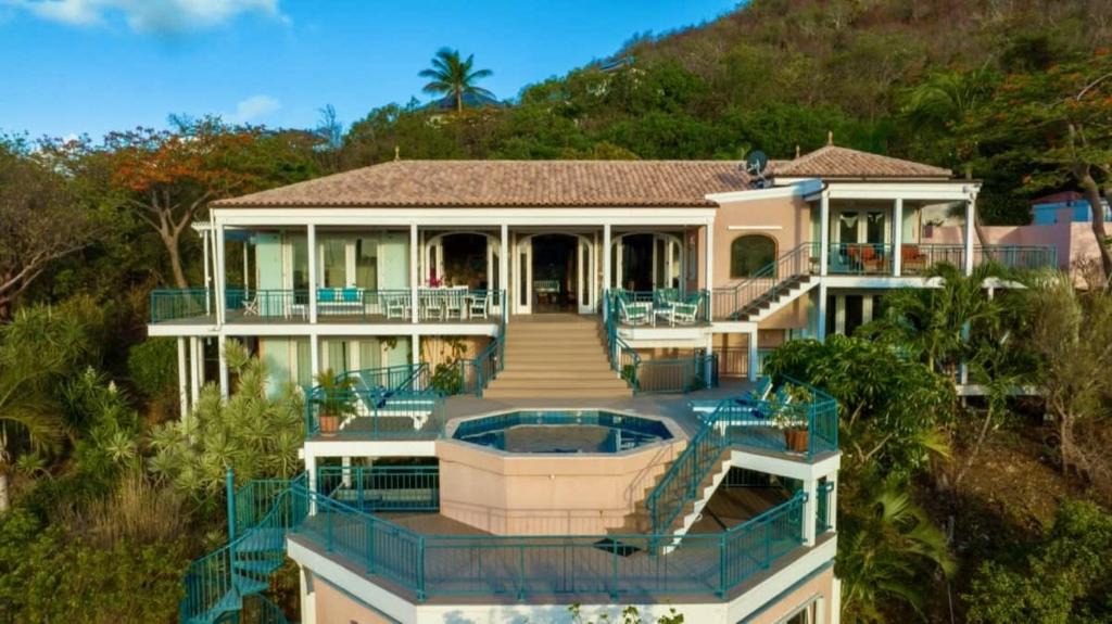 Point Rendezvous Villa | Windsong Villa - Sleeps 8 Stunning Views
