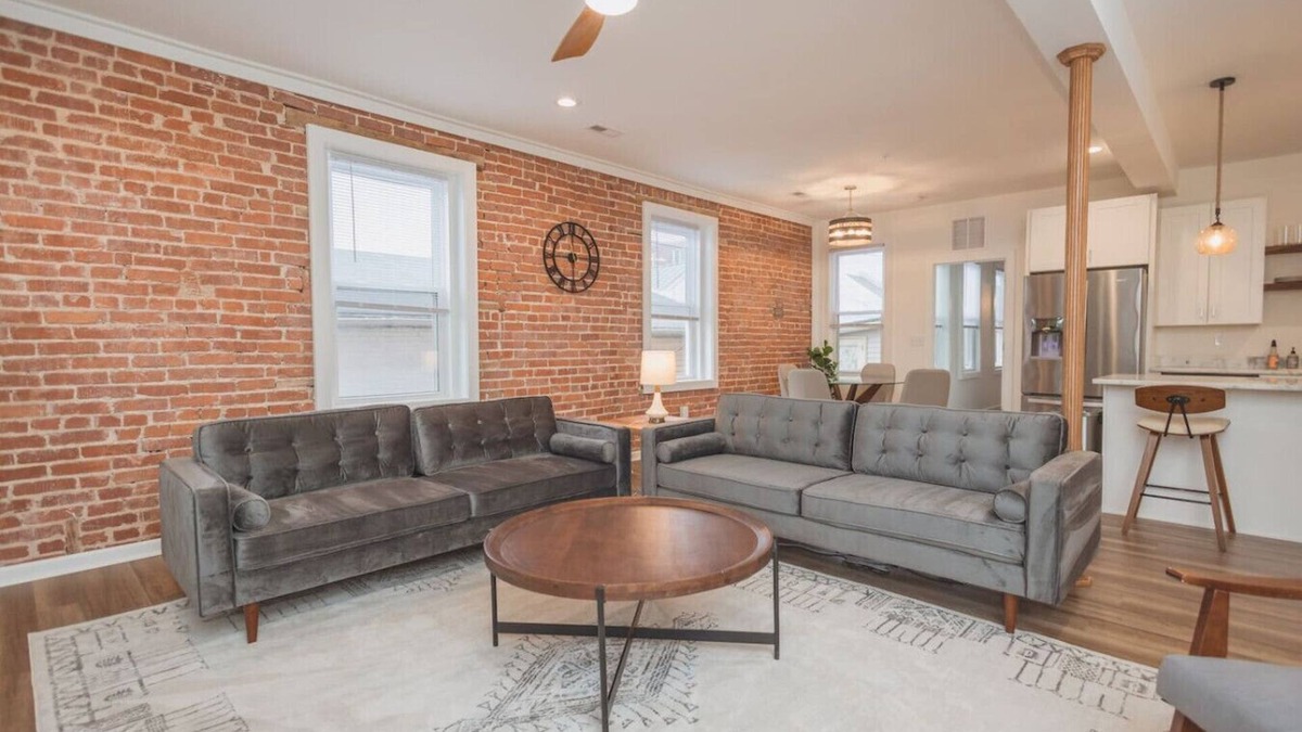 Martinsburg Apartment | Windsor Castle- one bedroom apartment
