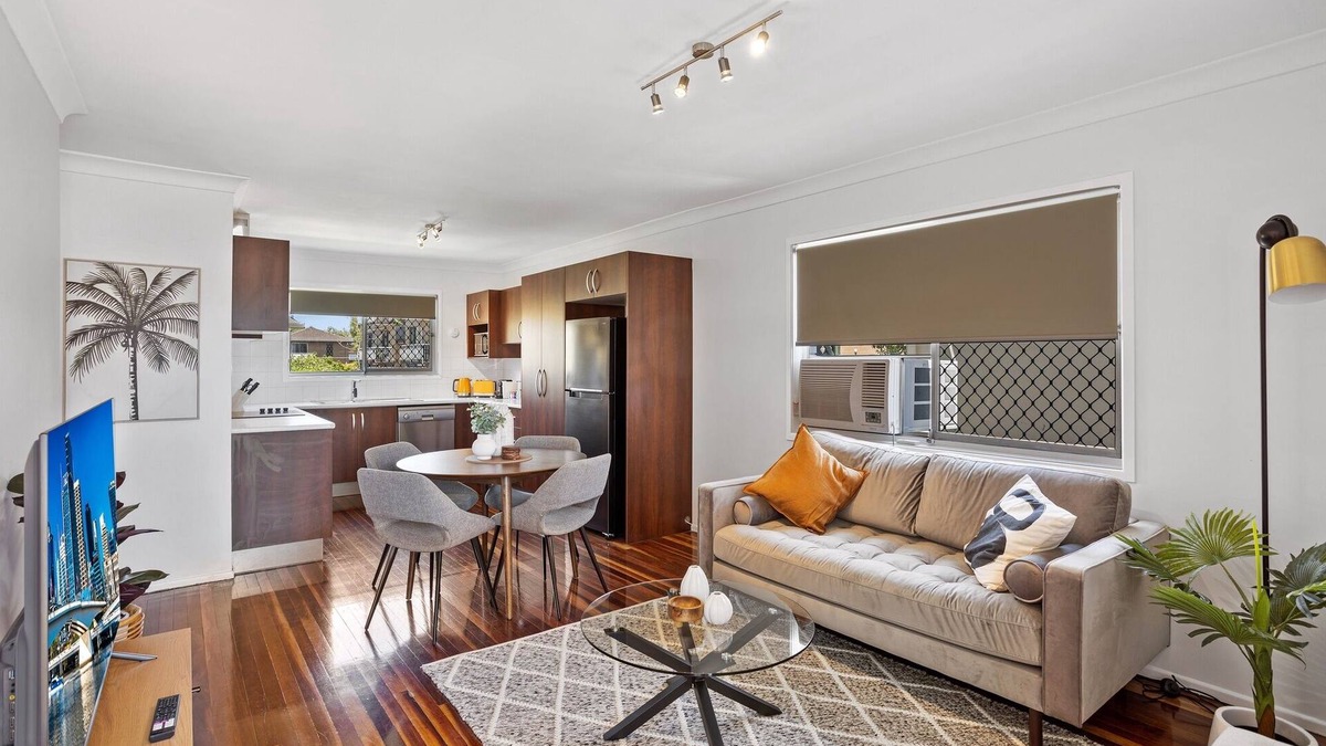 Windsor Apartment | Windsor Cosy 2-Bedroom Unit in Quiet Neighborhood