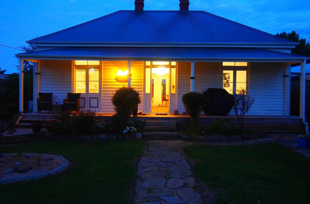 Kingston Beach House | Windsor Cottage