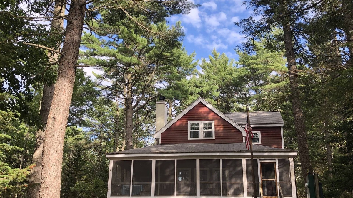 Georgetown House | "Windy Hill". Comfortable, Quiet, & Secluded