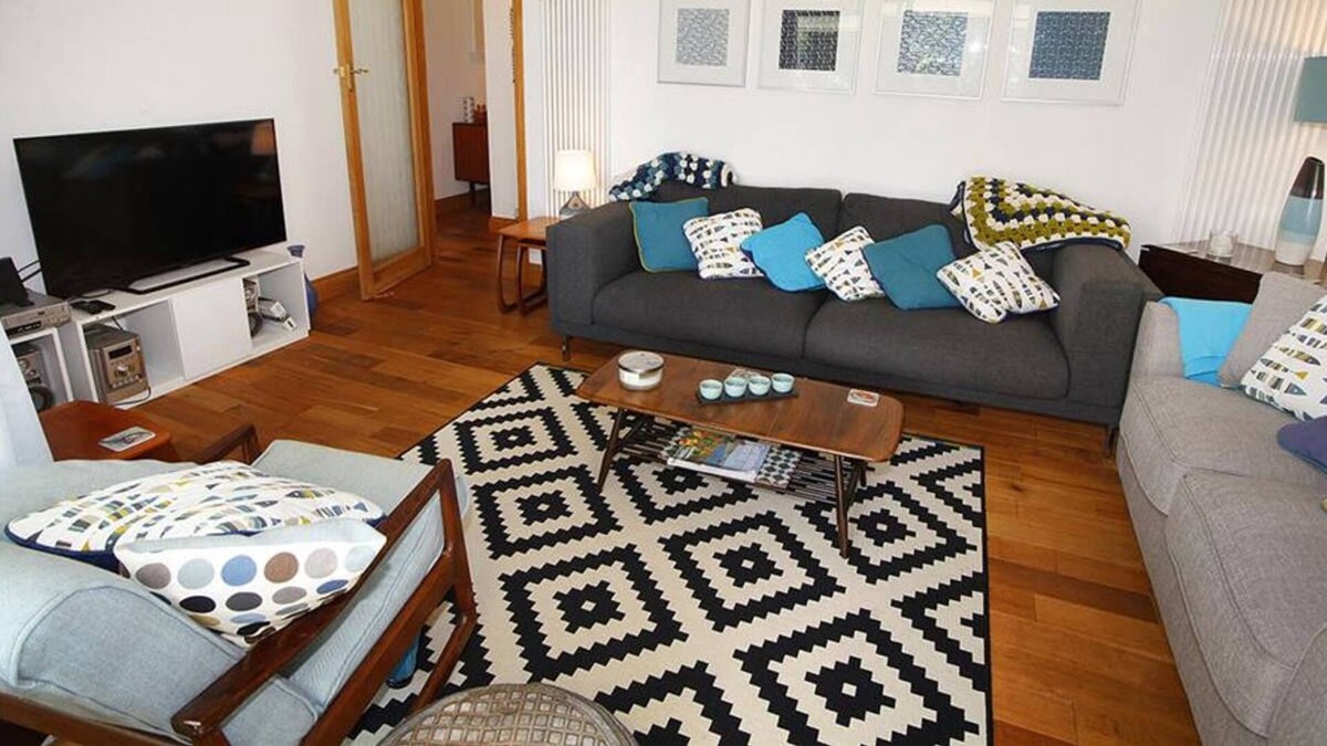 Port-Eynon House | Windy Ridge in the beautiful Swansea