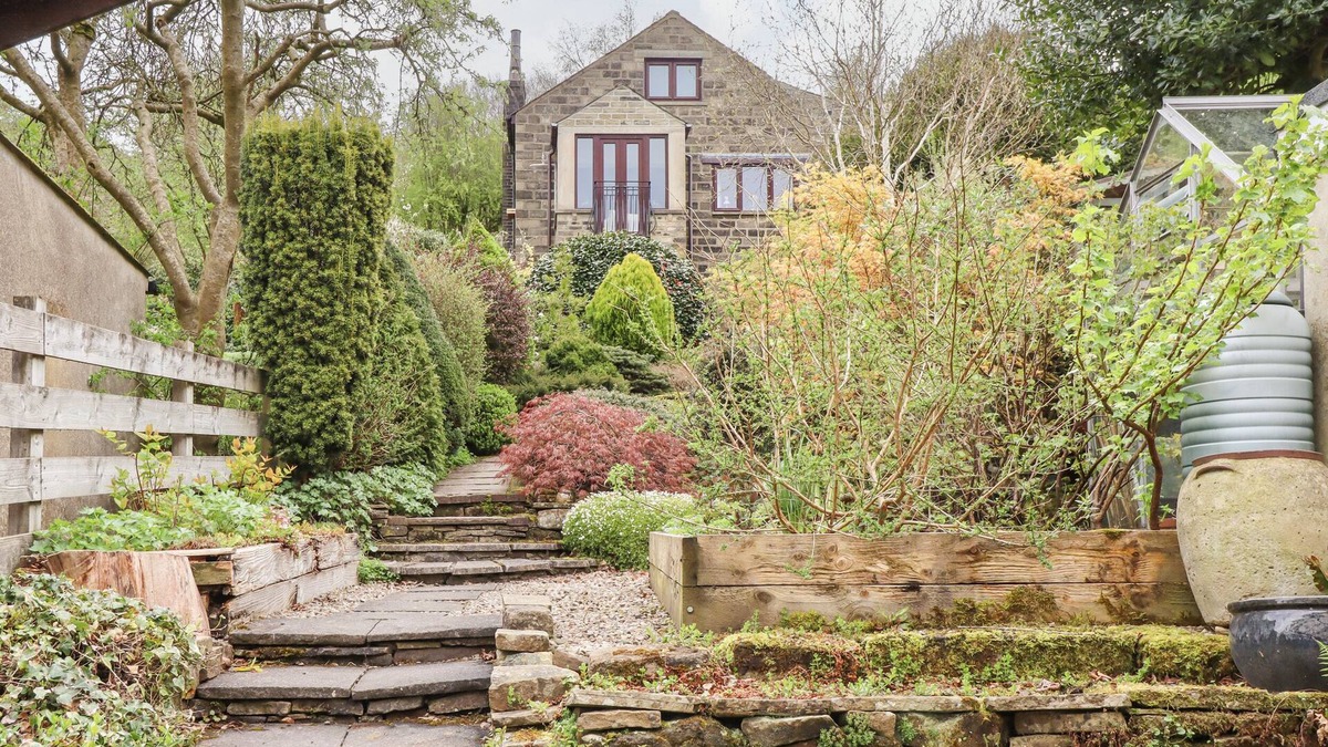 Ingrow Cottage | WINDYWAYS, family friendly, character holiday cottage in Haworth