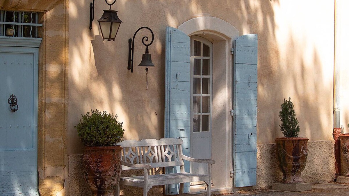 Cucuron House | Wine chateau with swimming pool and tennis court