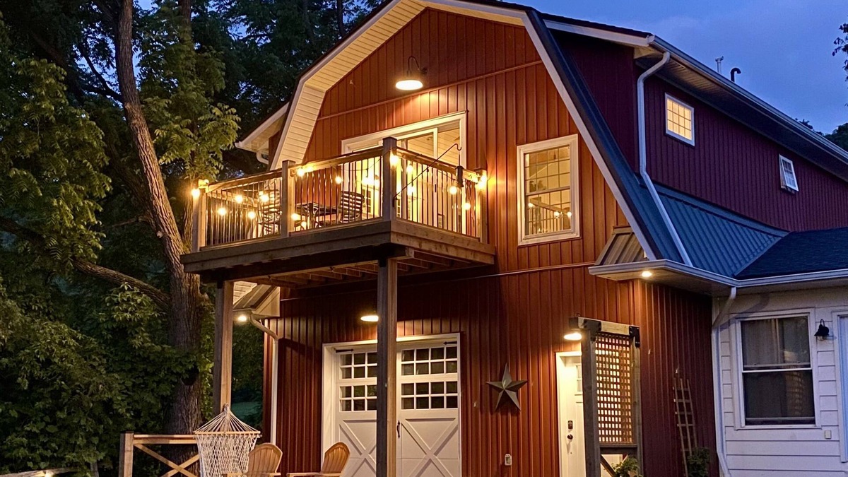 Niagara-on-the-Lake Bed & Breakfast | Wine Country farmhouse loft, breakfast included