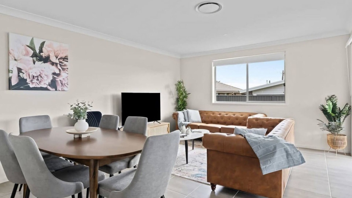 Cessnock House | Wine Country Cottage Stylish Family Getaway