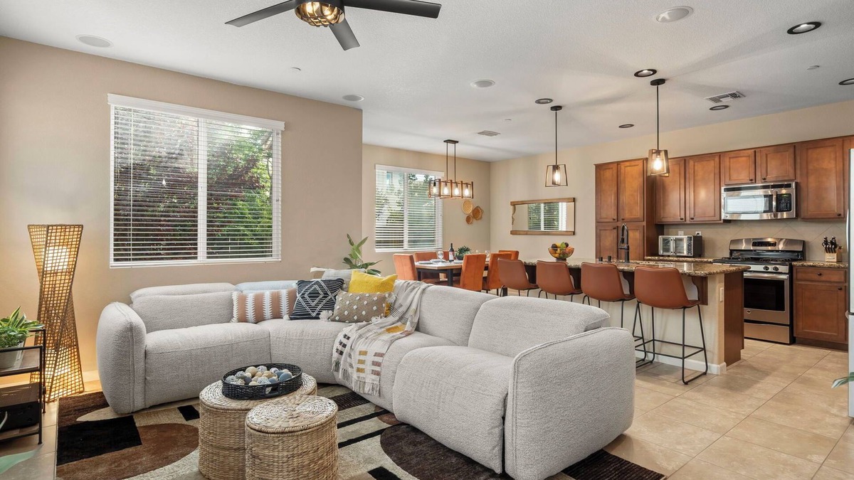 Nut Tree House | Wine Country Farmhouse with Fire Pit & BBQ near Napa, San Francisco & Sacramento