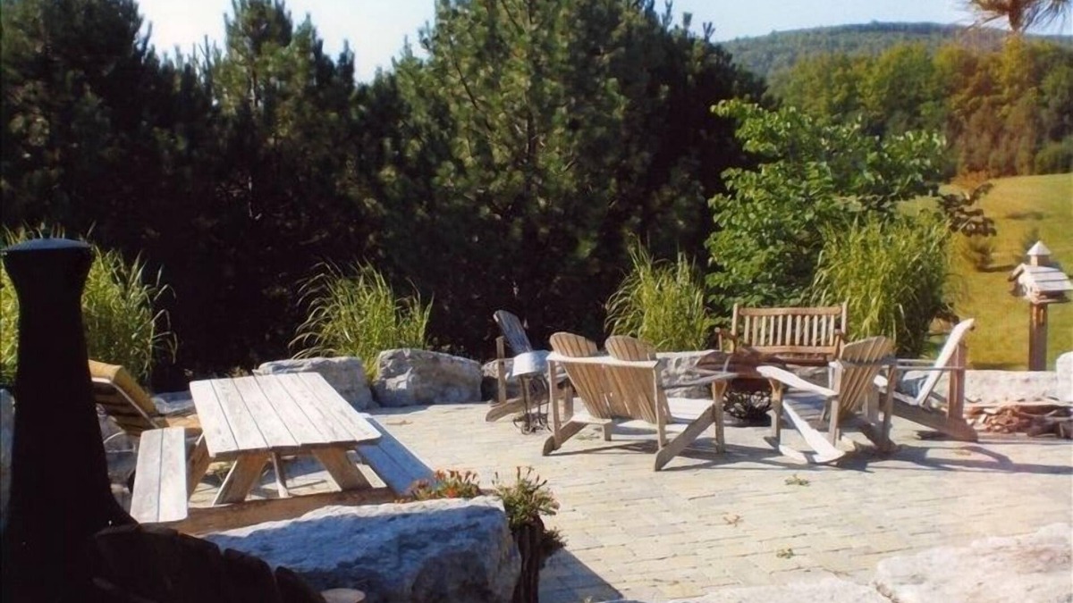 Naples Cabin | Wine Country Getaway-Jim's South Bristol Guest House