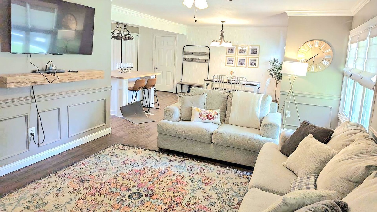 George Haywood's Lakefront House | Wine Country/ Near Geneva on the Lake