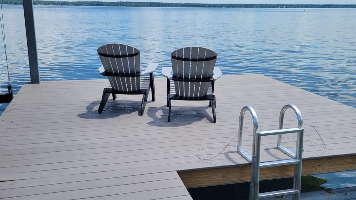 Geneva House | Wine Down Bungalow-Newly Renovated, Perfect For Two! Your private lake break!