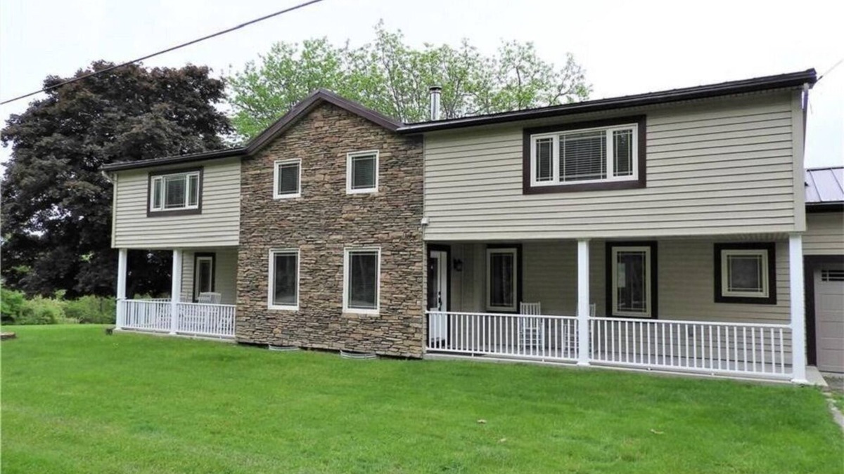 Hammondsport House | Wine Down is an early 1900s Farm House overlooking Keuka Lake.