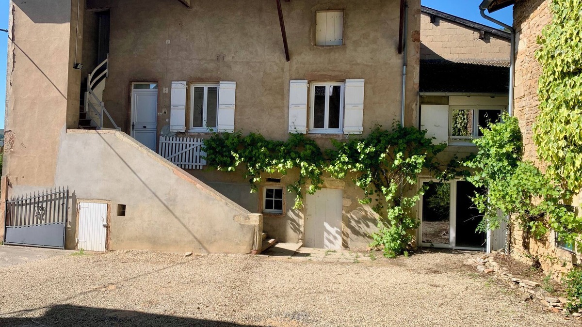 La Roche-Vineuse House | Winegrower's house
