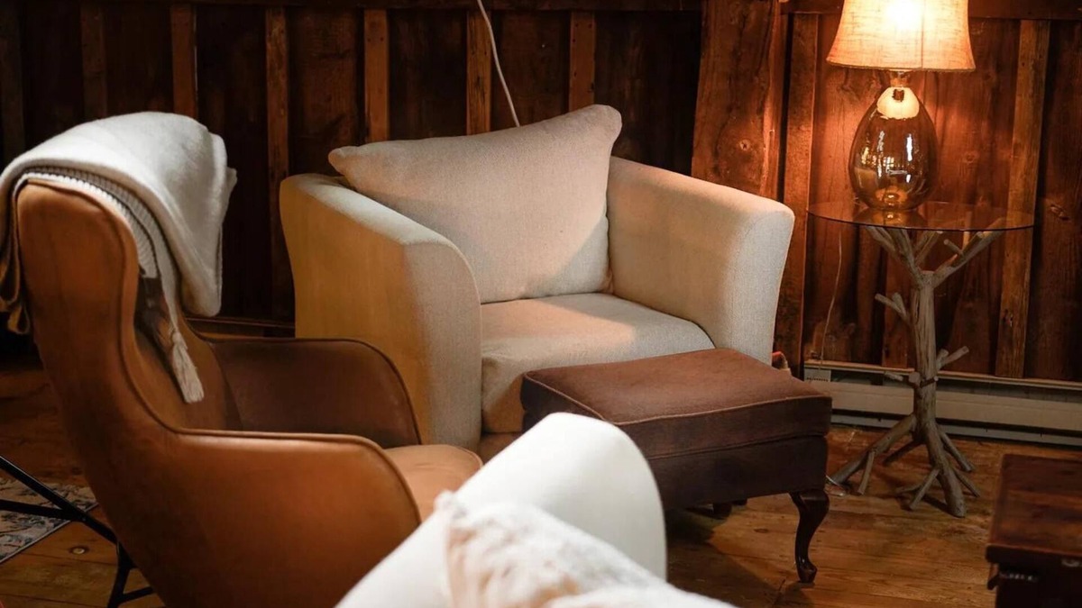 Nottingham House | Winery & Vineyard Mill with 1000+ acres of hiking. Farm with Goats & Horses