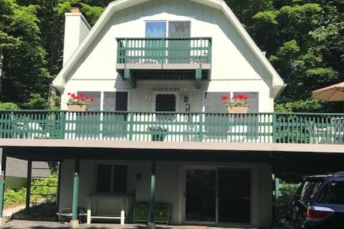 Frankfort House | Winfield