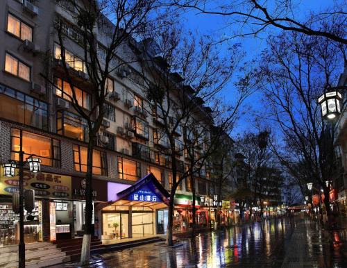 Xiufeng Hotel | Wing Hotel Guilin- Pedestrian Street