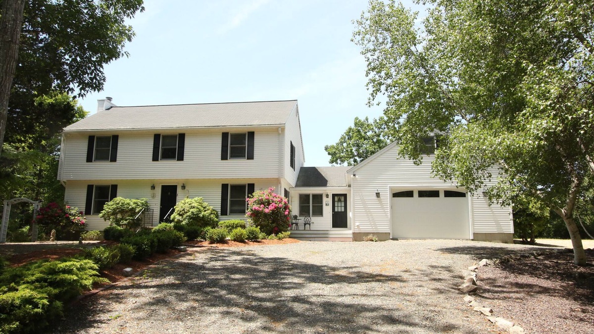 Gloucester House | Wingaersheek, Private & Public Beach, Beautiful Luxury Home, Ext'd Family