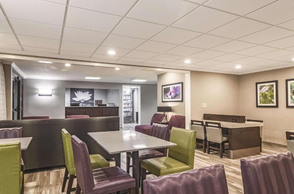Dock Junction Hotel | Wingate by Wyndham Brunswick GA I-95