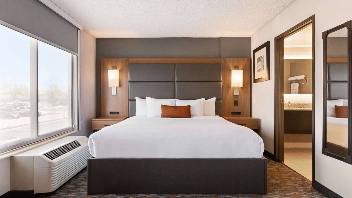 Blue Ash Hotel | Wingate by Wyndham - Cincinnati - Blue Ash