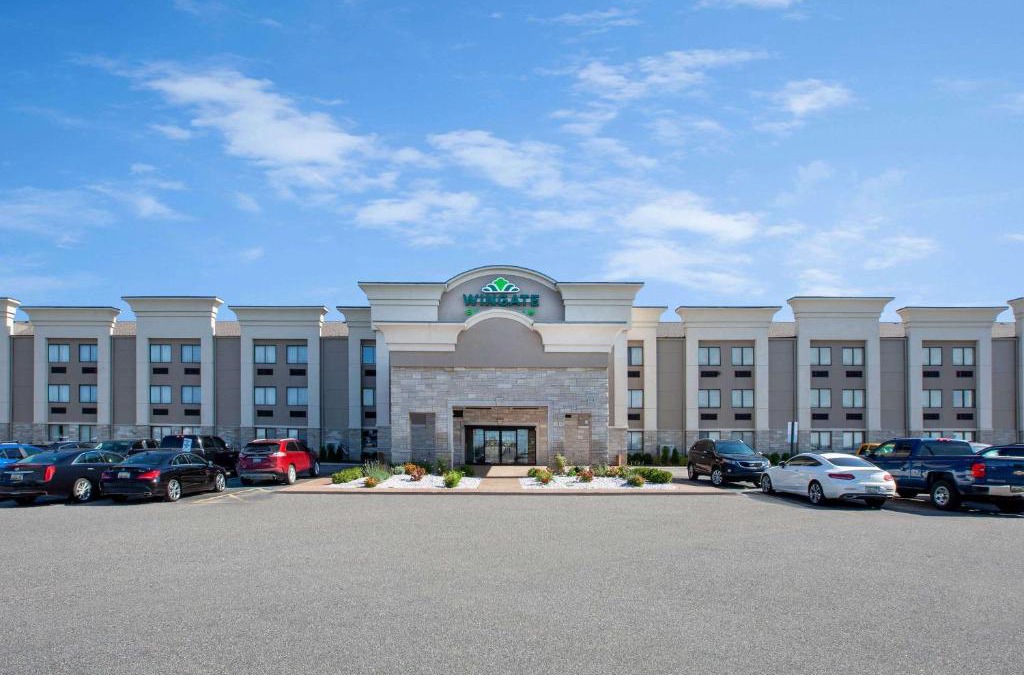 Romulus Hotel | Wingate by Wyndham Detroit Metro Airport