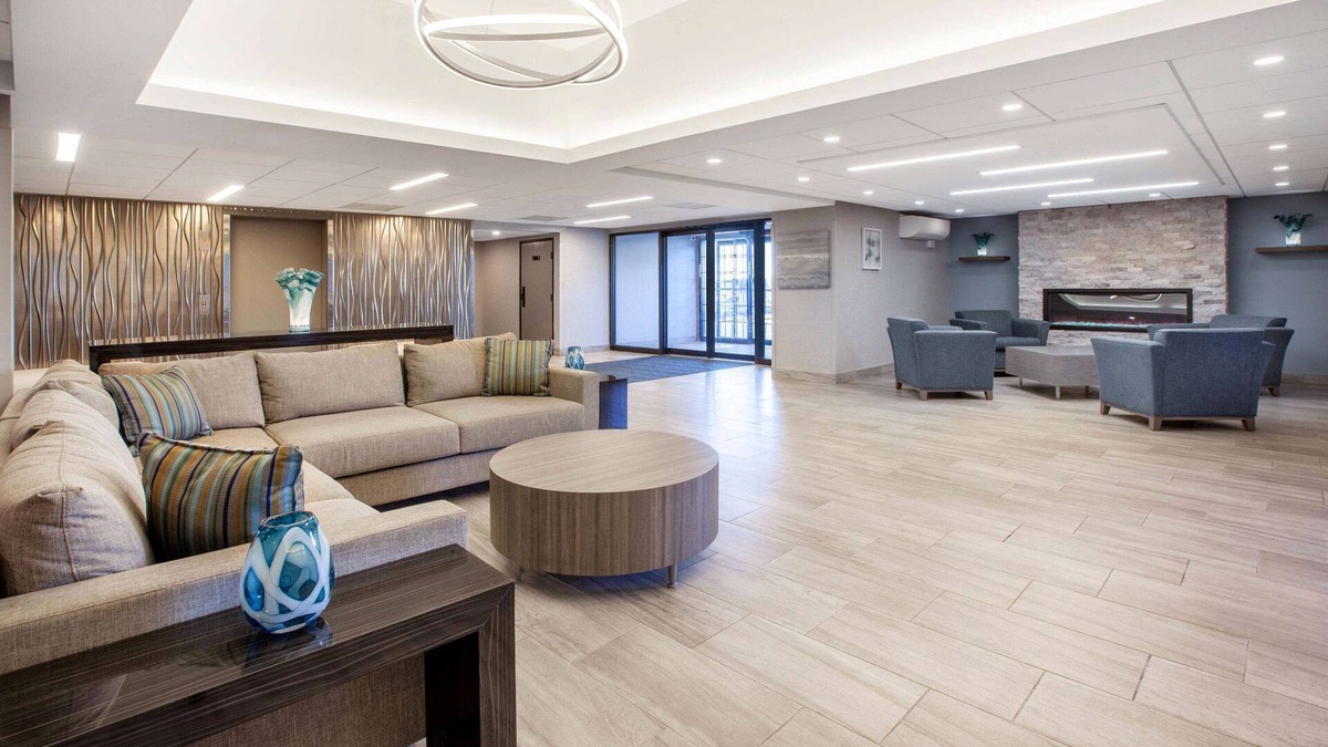 Romulus Hotel | Wingate by Wyndham Detroit Metro Airport