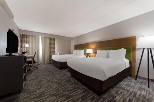 Highlands Hotel | Wingate by Wyndham Lincoln Airport East I-80