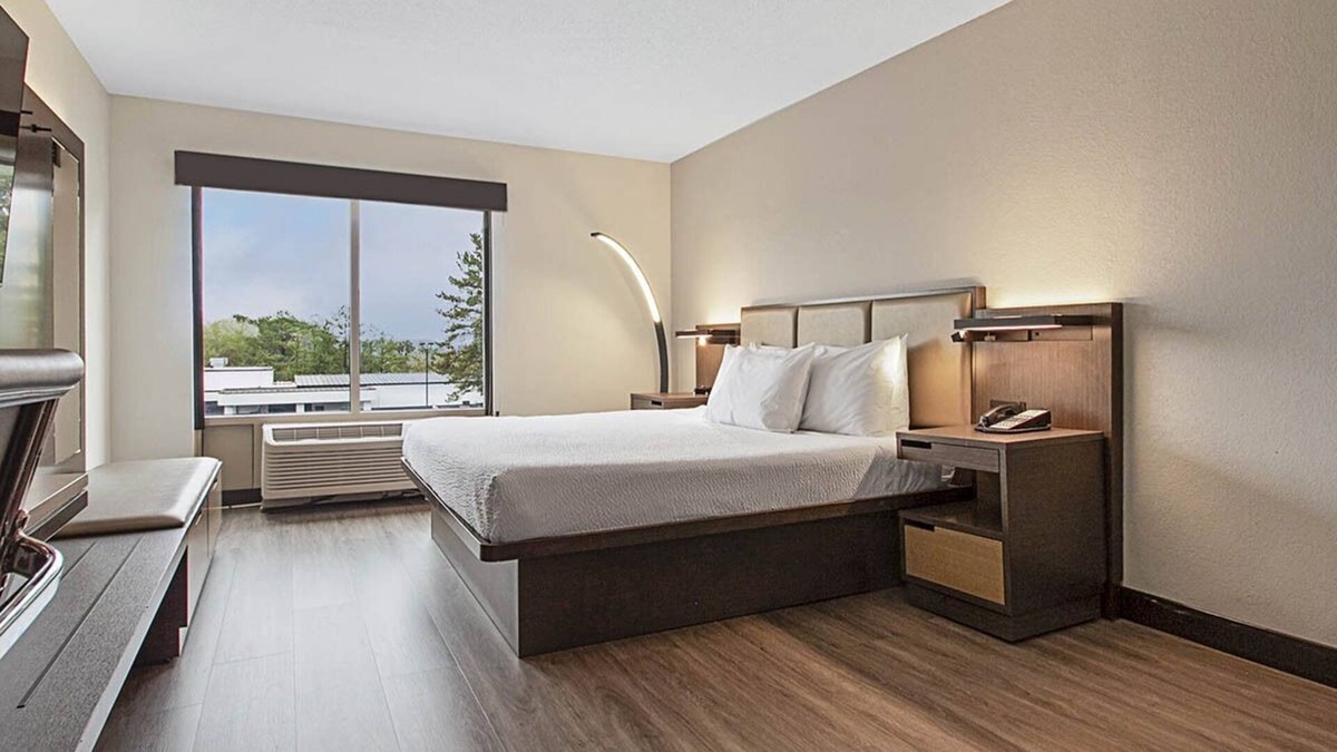 Macon Hotel | Wingate by Wyndham Macon I-75