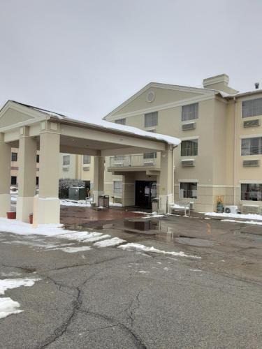 Willock Hotel | Wingate by Wyndham Pittsburgh West Mifflin