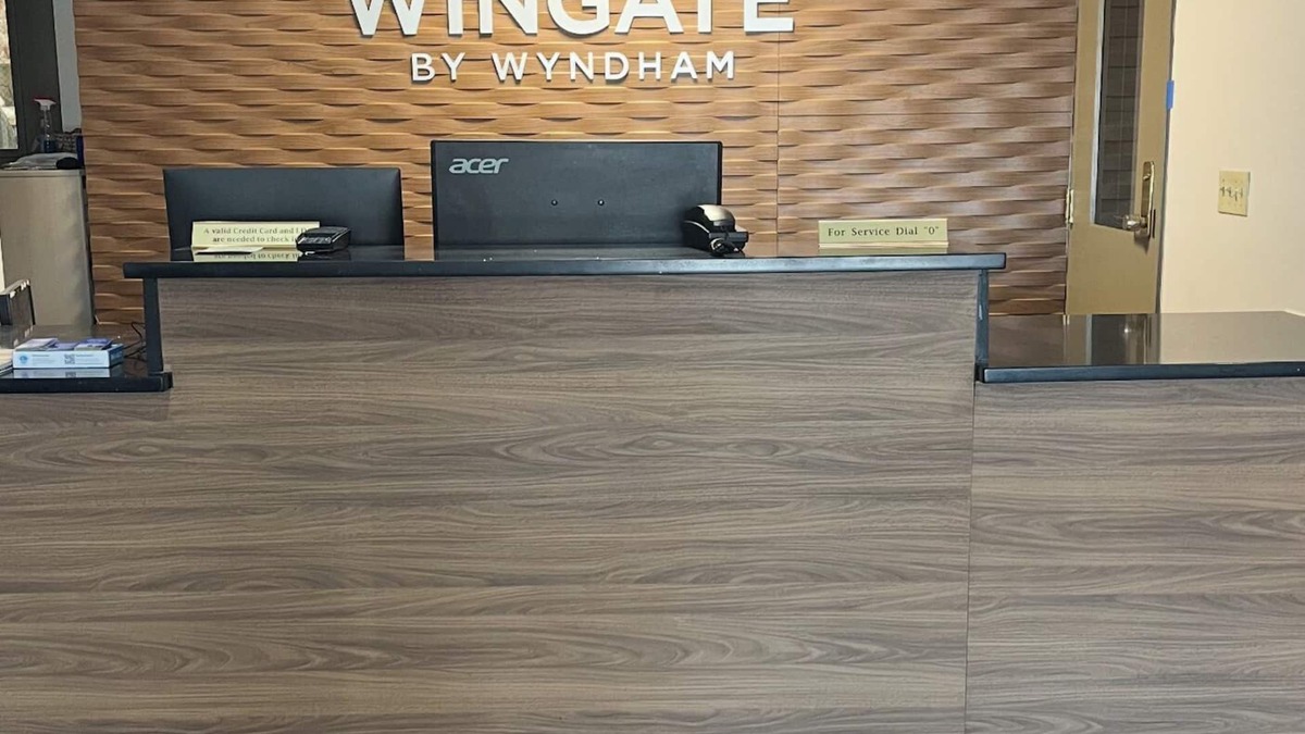 Downtown Hotel | Wingate by Wyndham Sheboygan