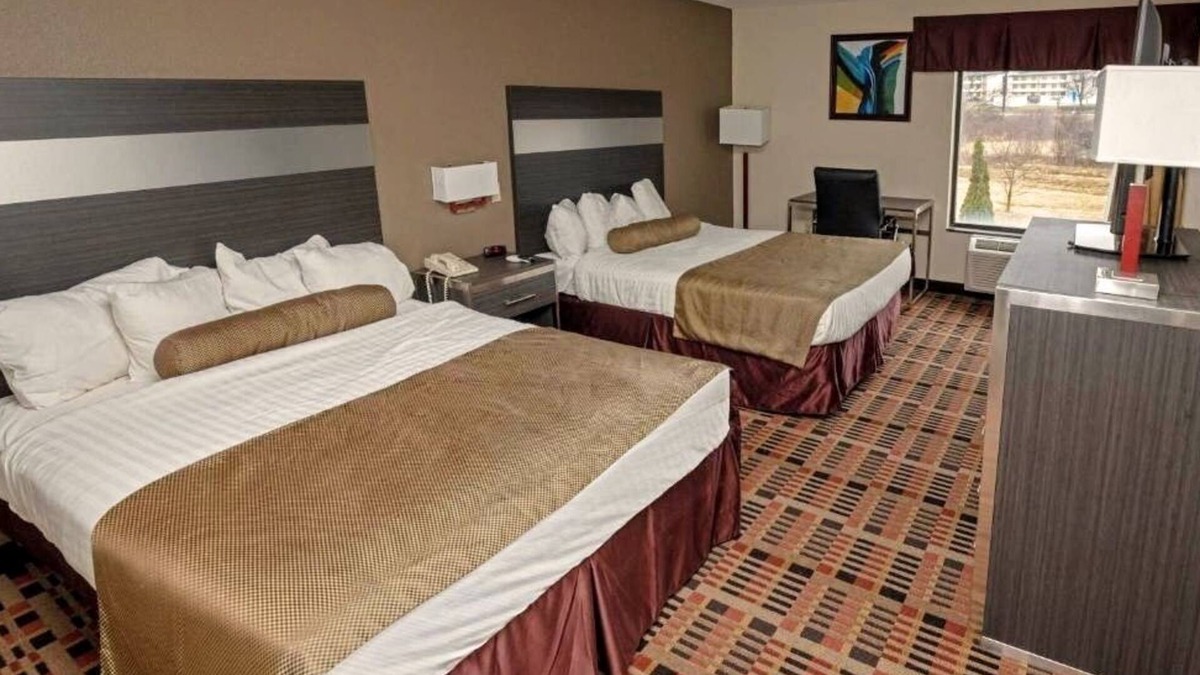 Somerset Hotel | Wingate by Wyndham Somerset