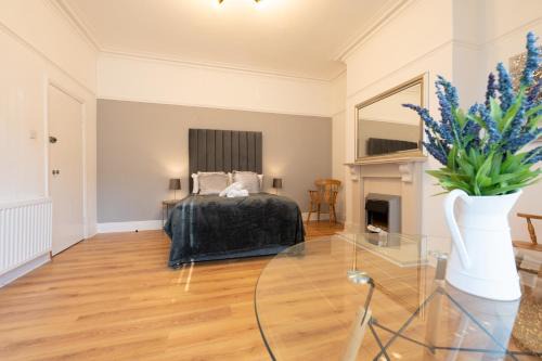 Fenham House | Wingrove 5 Bdrm Large House Free Parking and Wifi