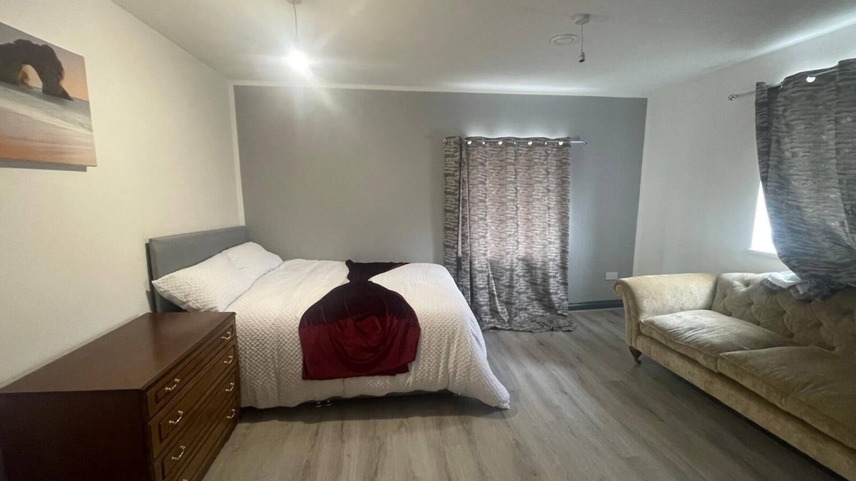 Ashton-under-Lyne Apartment | Winners Inn Comfort Environment, in Manchester