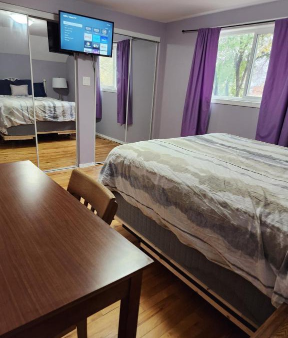 East Kildonan House | Winnipeg Place to Stay