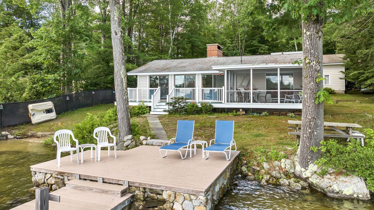 Meredith House | Winnipesaukee House and Guest House Sleeping 8