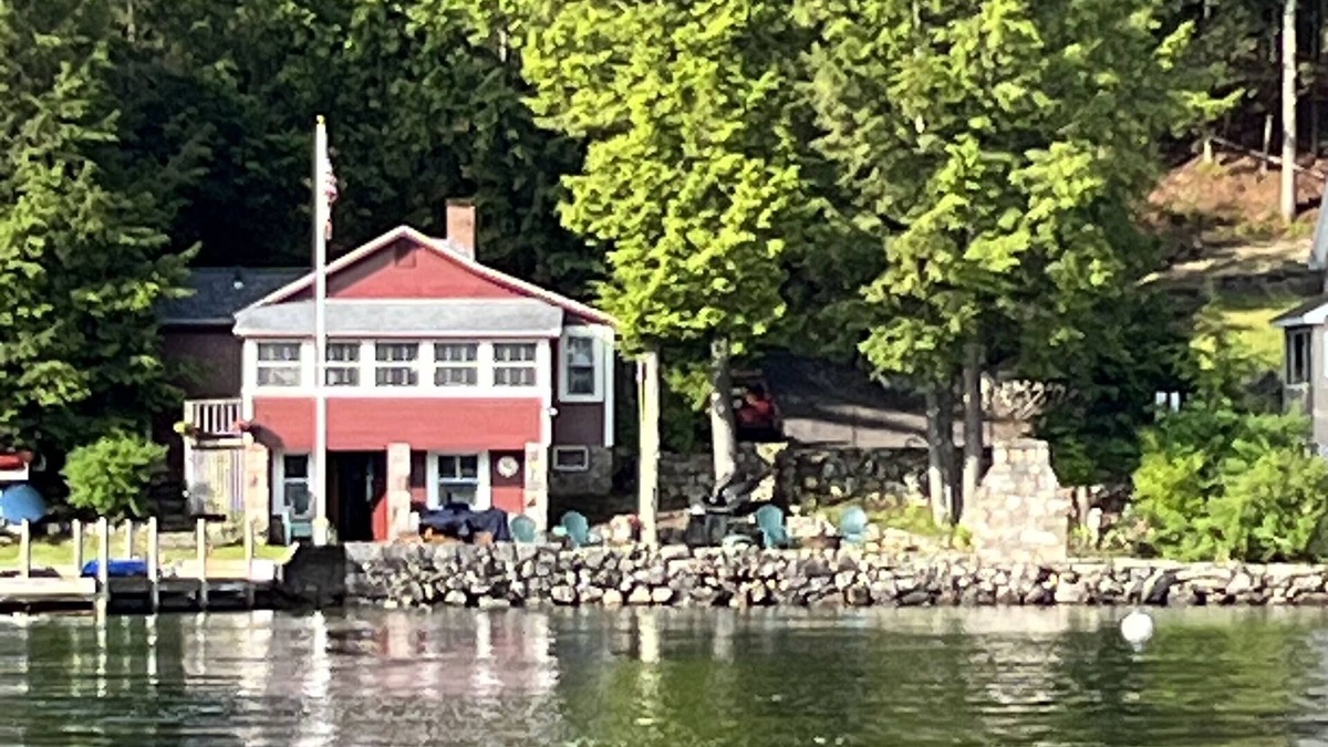 West Alton Cottage | Winnipesaukee waterfront - cozy and clean - pet friendlyn- best view ever!nn