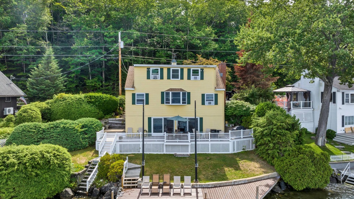Meredith House | Winnipesaukee Waterfront On Meredith Bay with U Shaped Dock Sleeps 10