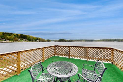 Lochmere House | Winnisquam Lake Retreat