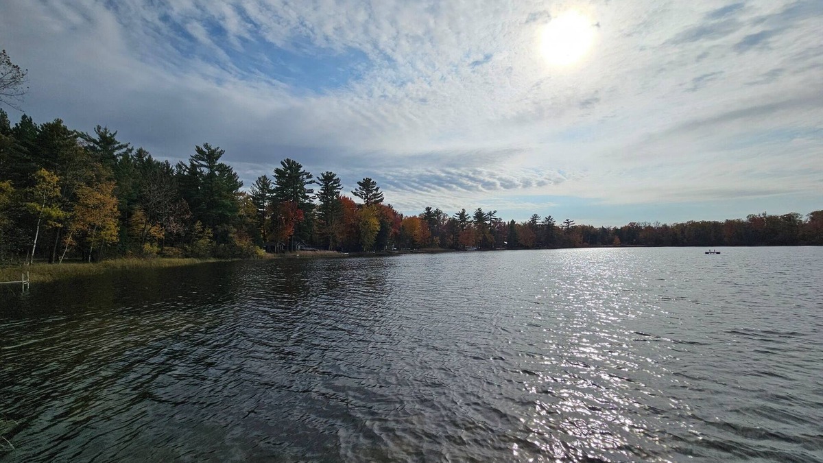 Baldwin Cottage | Winsome Cottage, a 2-bedroom ranch on a peaceful lake in Baldwin with AC & WiFi.