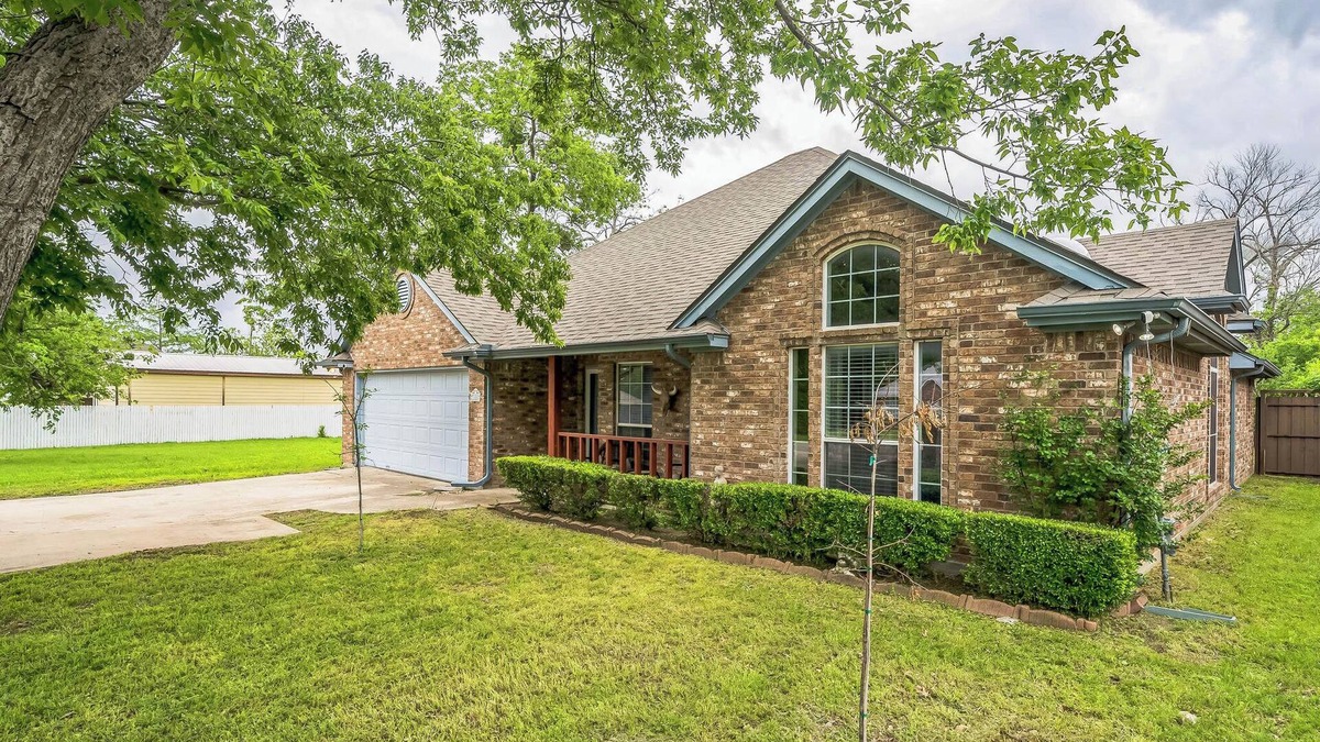 Justin House | Winsome House 3/2, 5 Mi From Texas Motor Speedway