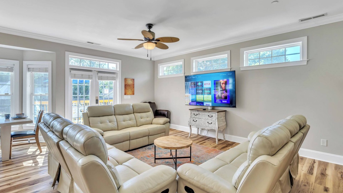 Winston - Salem House | Winston Salem: Heated Pool, Arcade, & Jacuzzis