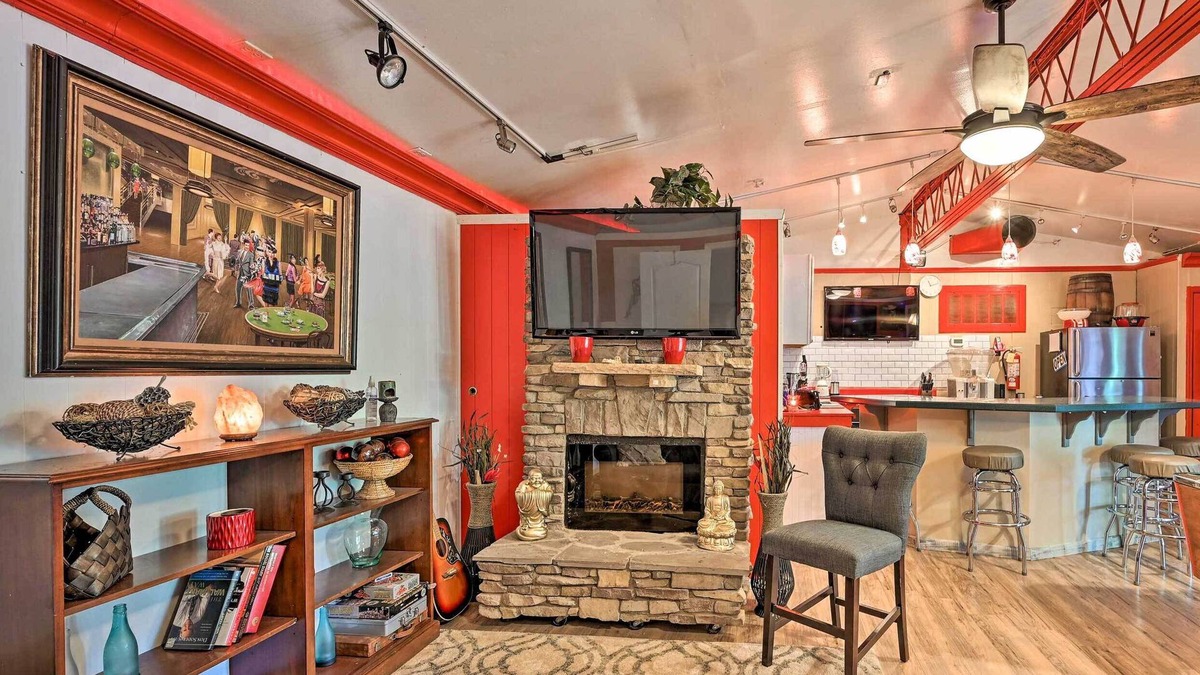 Winston - Salem Apartment | Winston-Salem Studio w/ Deck ~ 5 Mi to Dtwn!