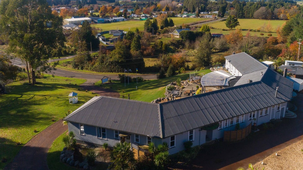 Raetihi Cabin | ***WINTER AVAILABILITY*** more than 10 guests? Add Garden Cabins to your booking