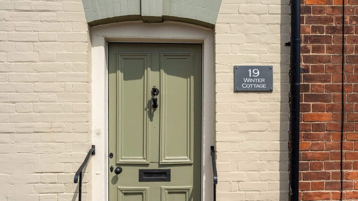 Clare House | Winter Cottage, Clare