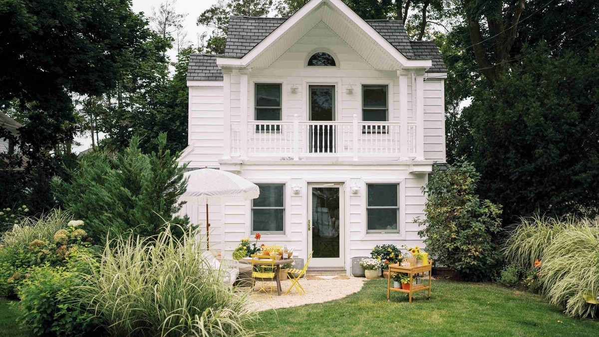 Spring Lake Cottage | Winter Rental- Charming cottage in Spring Lake
