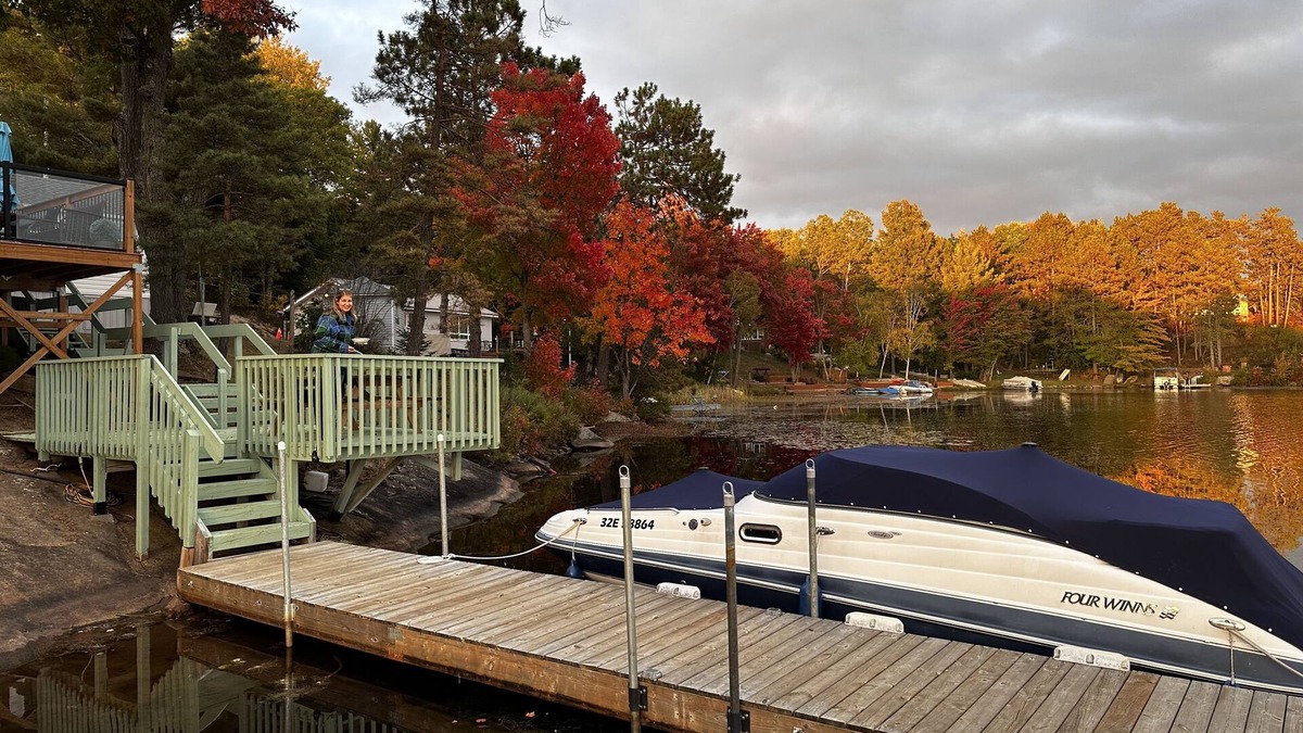 Havelock-Belmont-Methuen Cottage | Winter/summer paradise family Cottage. Cosy getaway. Water front nskidoo trail