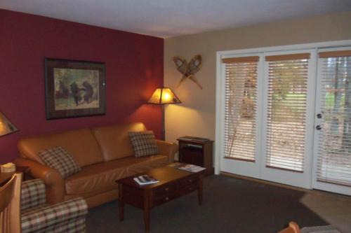 Thompsonville Apartment | Wintergreen Condos