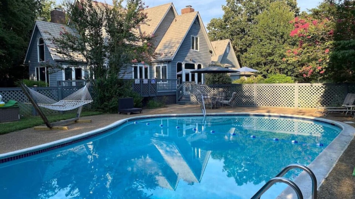 Nellysford House | Wintergreen Oasis - PRIVATE POOL & SAUNA
