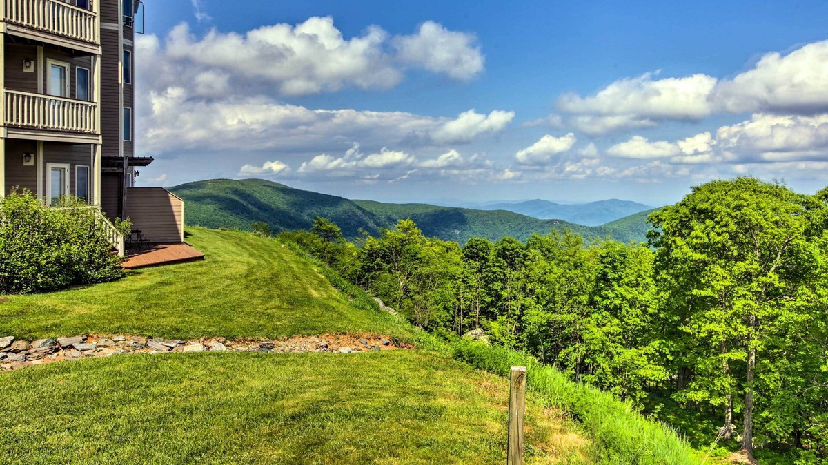 Chestnut Springs Condo | Wintergreen Condo w/ Mtn Views & Shuttle to Resort