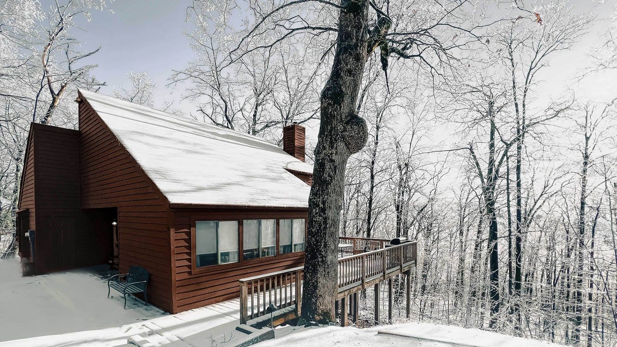Wintergreen Cabin | Wintergreen Resort Cabin by Skiing, Tubing & More!