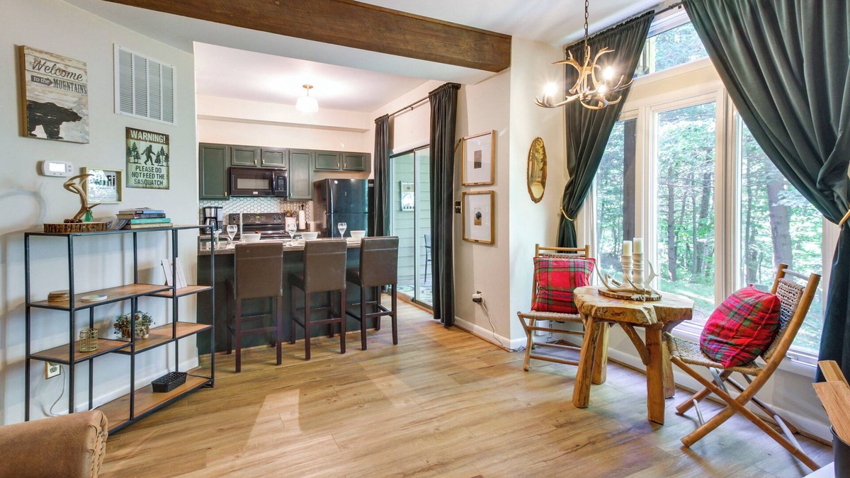 Wintergreen Condo | Wintergreen Resort Condo w/Deck, 0.3 Mi to Slopes