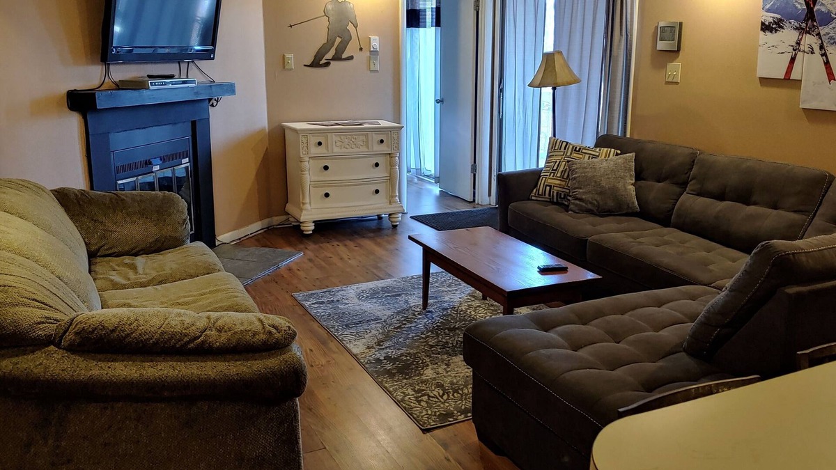 Ghent Condo | Winterplace Condo 3 bed/2 bath Ski in ski out.